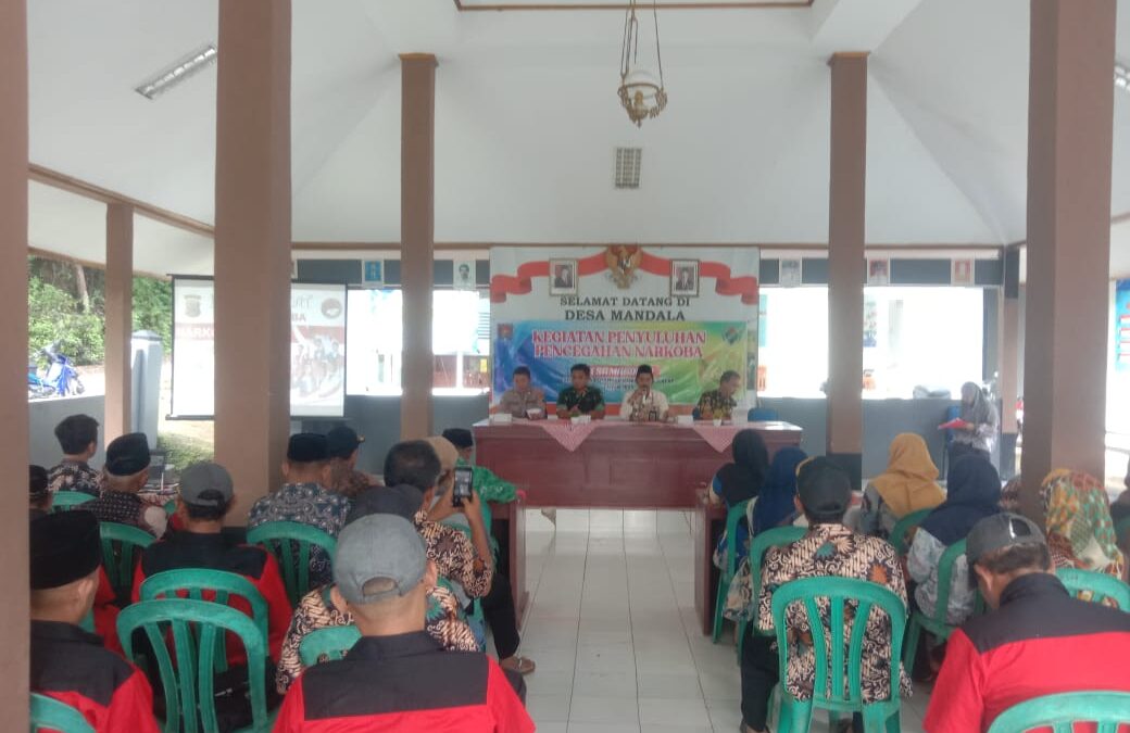 Masyarakat Desa Mandala Kecamatan Cimanggu ikuti Sosialisasi Pencegahan Narkoba dari Polsek dan Kormail Kecamatan Cimanggu