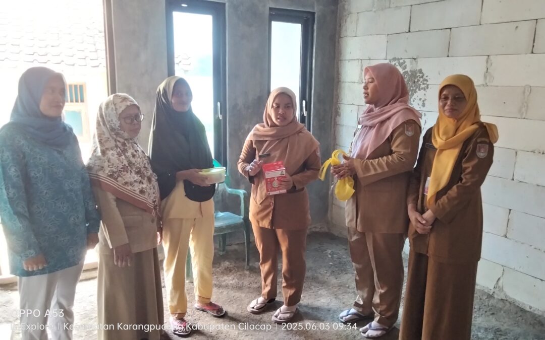 Penyaluran PMT ke Penerima di Dusun Panimbang Desa Mandala dari Posyandu Desa Mandala